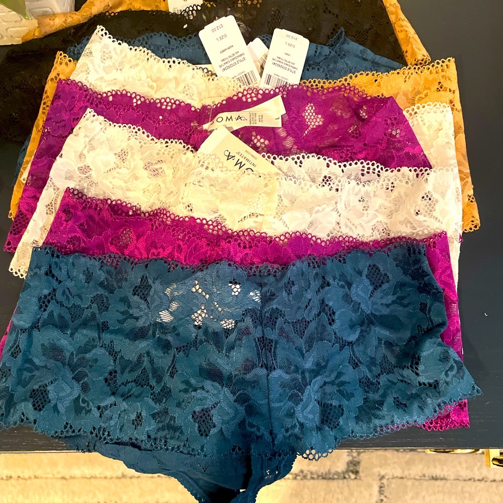 NEVER WORN 10 LACE THONG PANTIES